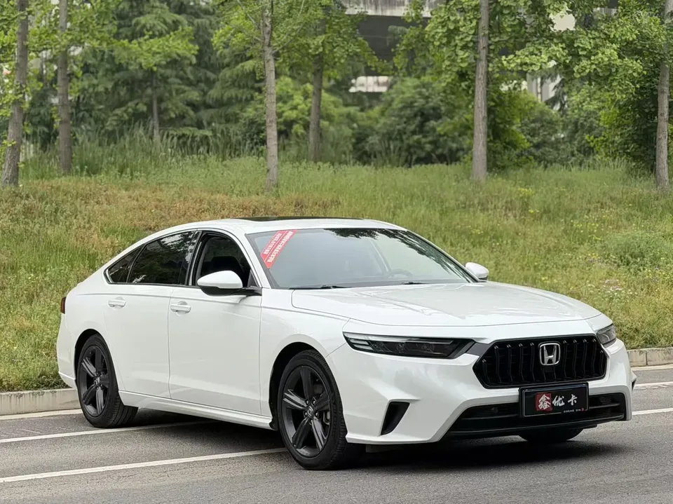 Honda Inspire Insignia 260TURBO Elegant Edition 2024 — миниатюра 3