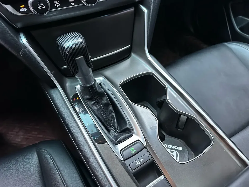 Honda Accord Accord 2022 260TURBO Deluxe Edition 2022 — миниатюра 3