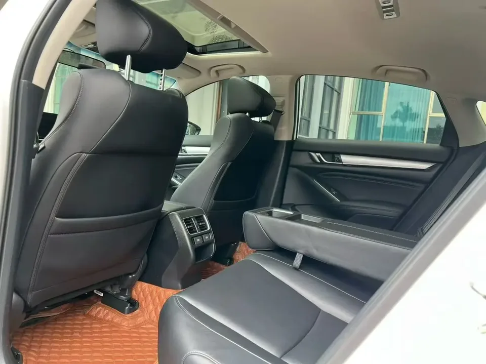 Honda Accord 2022 Accord 260TURBO Fantasy Night Premium Edition 2023 — миниатюра 3