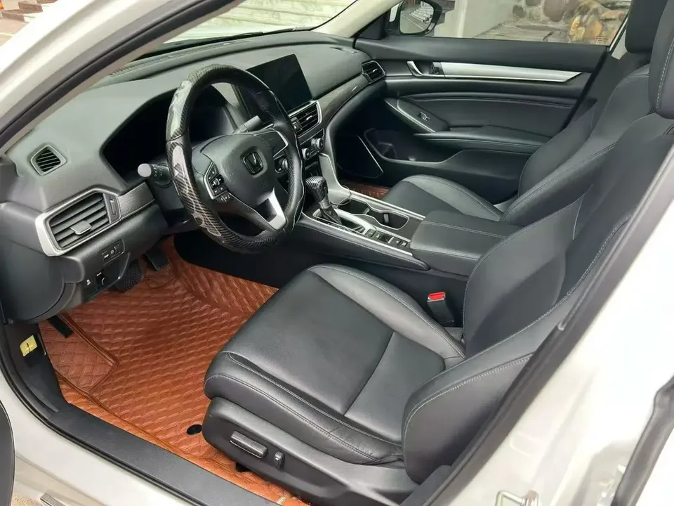 Honda Accord 2022 Accord 260TURBO Fantasy Night Premium Edition 2023 — миниатюра 5