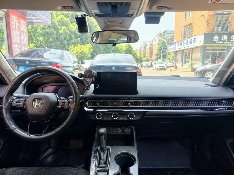 Honda CIVIC 2022 Civic 240TURBO CVT Ignition Edition 2022 — миниатюра 4