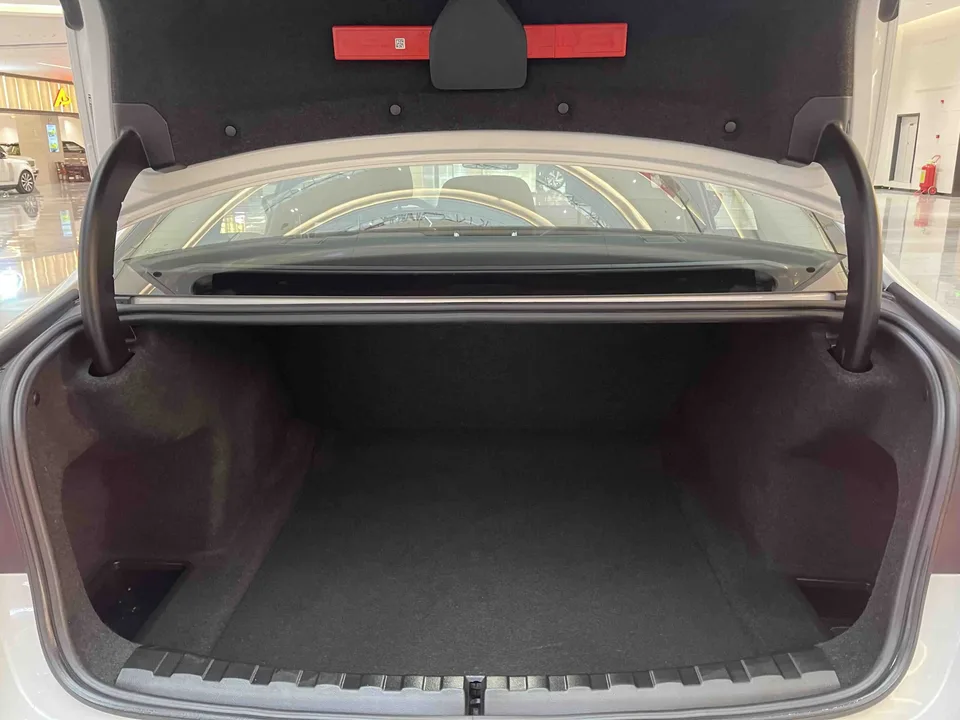 BMW 3 Series BMW 3 Series 2023 320i M Sport Package 2025 — миниатюра 5