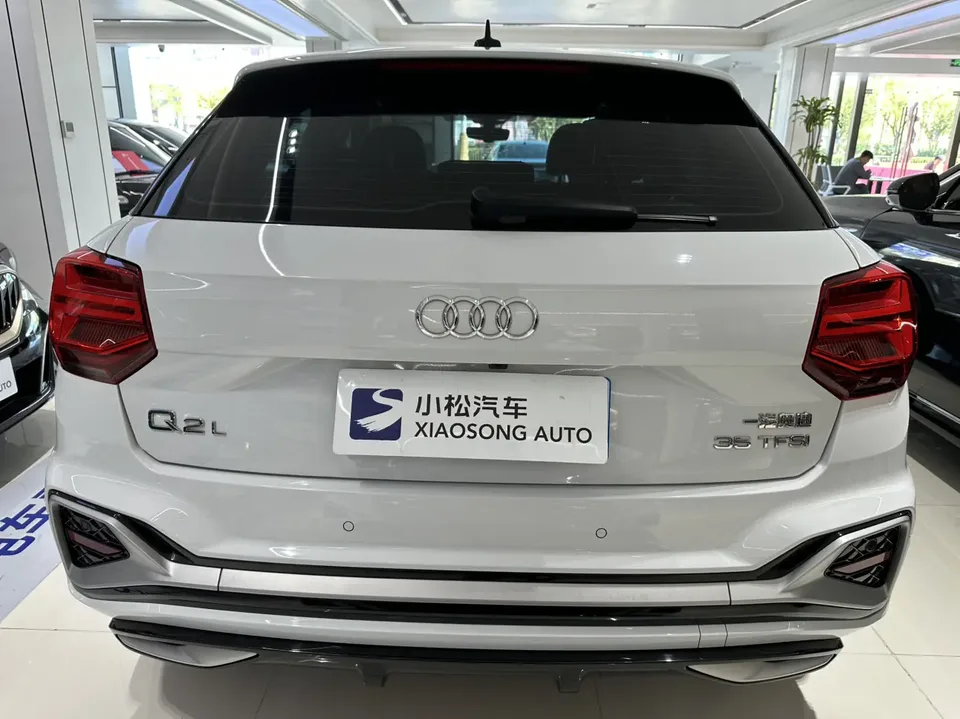 Audi Q2L Audi Q2L 2022 35 TFSI Fashionable and Elegant 2022 — миниатюра 2