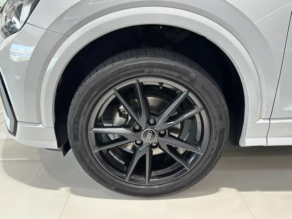 Audi Q2L Audi Q2L 2022 35 TFSI Fashionable and Elegant 2022 — миниатюра 3