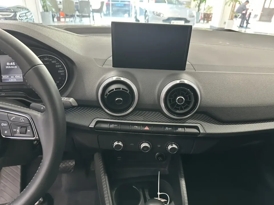 Audi Q2L Audi Q2L 2022 35 TFSI Fashionable and Elegant 2022 — миниатюра 4
