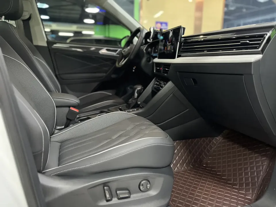 Volkswagen Tiguan L PHEV Tiguan L PHEV 2023 430PHEV Plug-in Hybrid Premium Edition 2024 — thumbnail 3