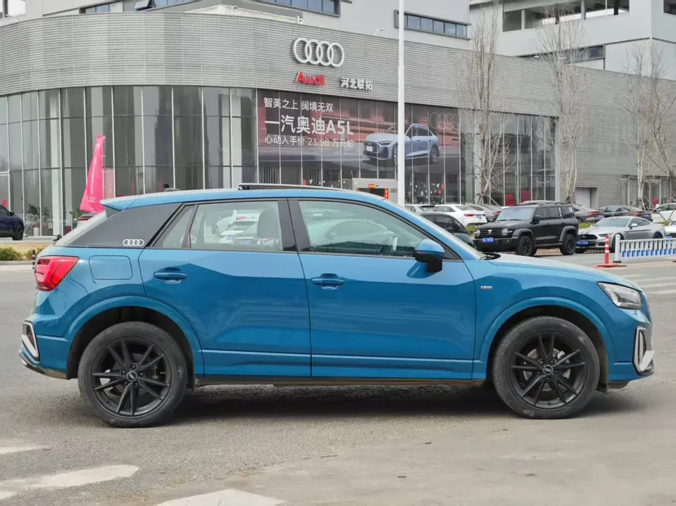Audi Q2L Audi Q2L 2022 35 TFSI Fashion Dynamic Edition 2022 — миниатюра 2