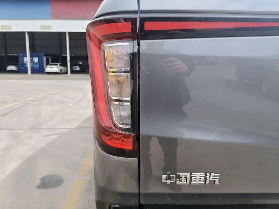 SINOTRUK Fight to win Fight to win 2025 Bosheng 2025 S6 Makino 2.0T Diesel Manual 4WD Long Axis 2026 — thumbnail 3