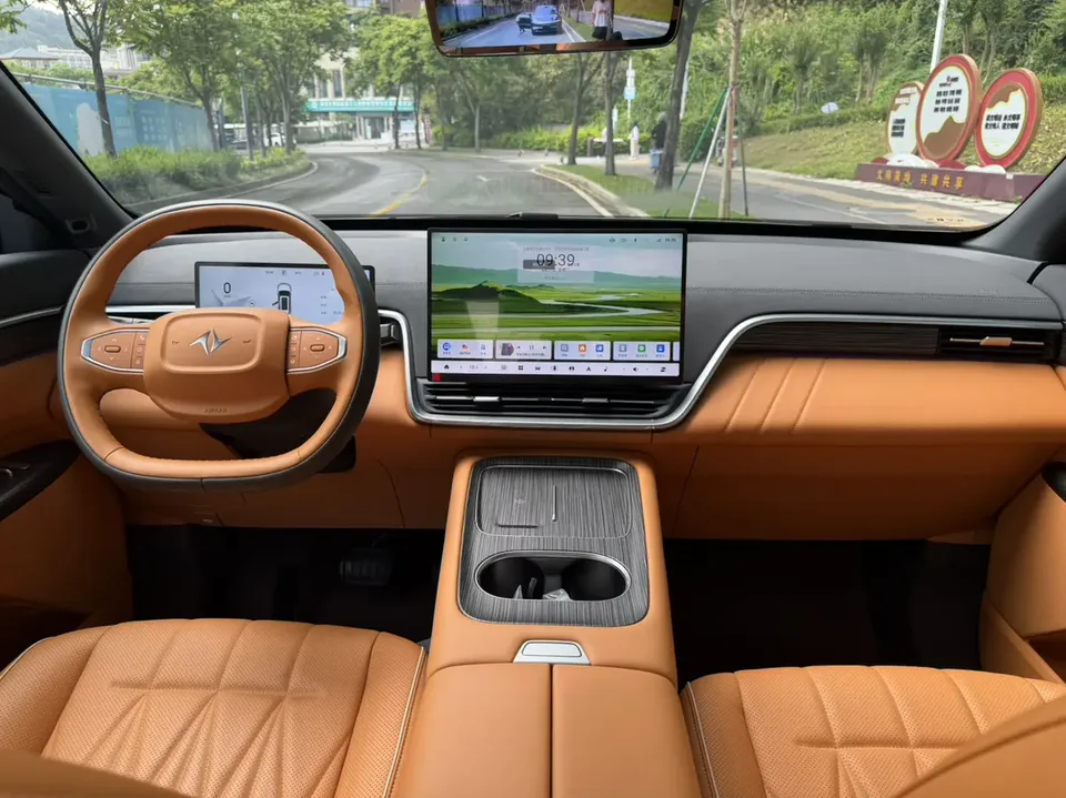 Dongfeng Yipai 008 636Ultra Ruyi Edition 5 Seaters 2025 — миниатюра 4