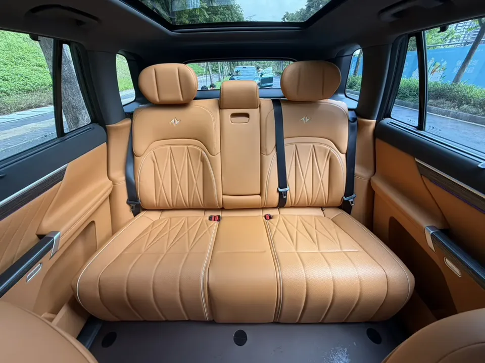 Dongfeng Yipai 008 636Ultra Ruyi Edition 5 Seaters 2025 — миниатюра 5