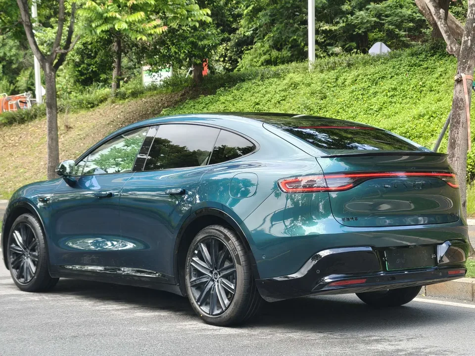 Luxeed Zhijie R7 Zhijie R7 2026 Pure electric Max+ (192-line LiDAR) 2025 — thumbnail 2