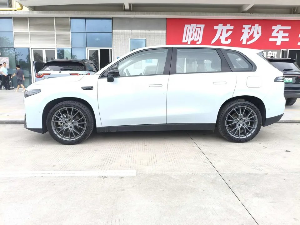 Leapmotor Zero running C10 Pure Electric 530 LiDAR Edition 2024 — миниатюра 3