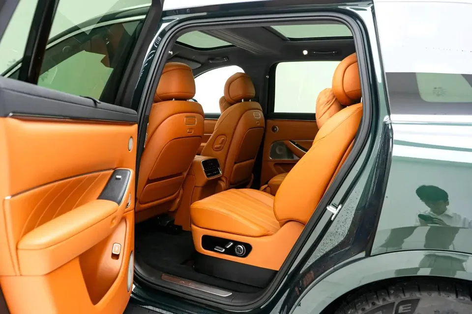AITO QJM8 QJM8 2025 Extended Range Max+ Six-seat Edition 2025 — thumbnail 3