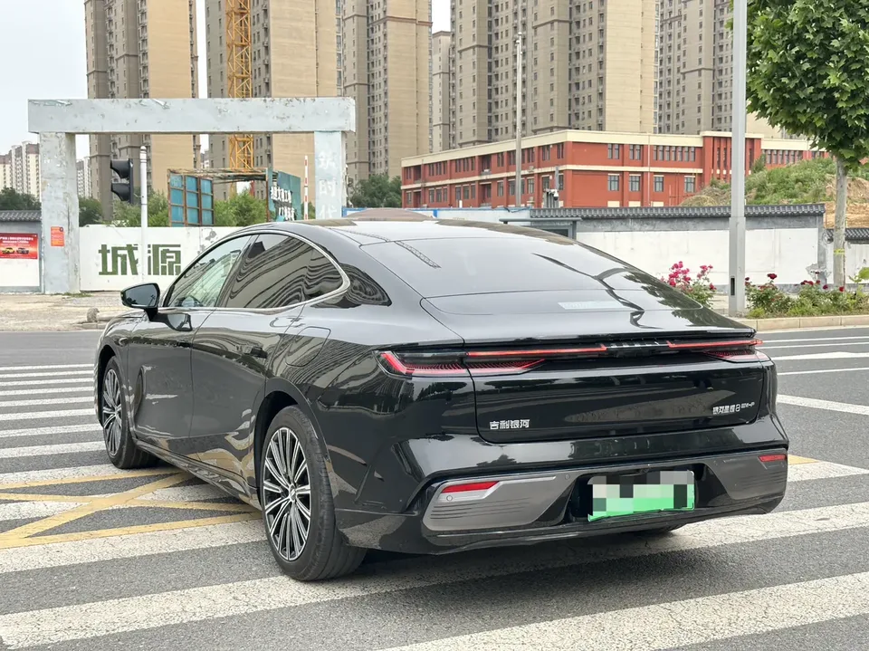 Geely Galaxy Star 8 PHEV 130km EM-P Starship Edition 2025 — миниатюра 4
