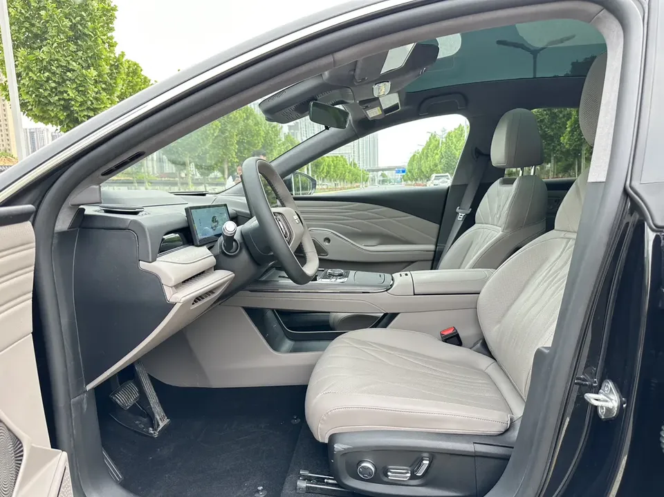 Geely Galaxy Star 8 PHEV 130km EM-P Starship Edition 2025 — миниатюра 5