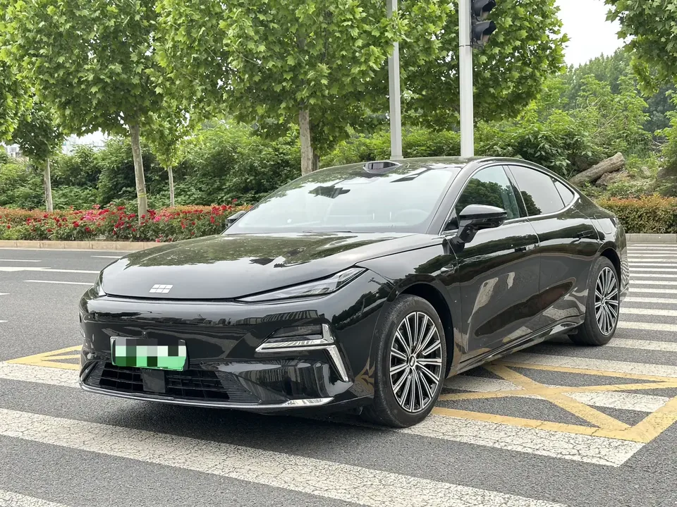 Geely Galaxy Star 8 PHEV 2025