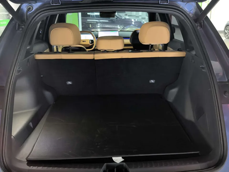 Geely Galaxy Starship 7 EM-i Galaxy Starship 7 EM-i 2025 120KM Pilot Edition 2025 — миниатюра 4