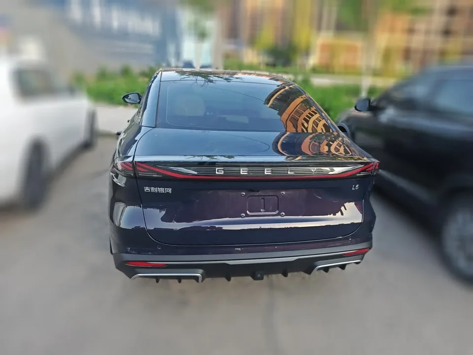 Geely Galaxy L6 1.5T DHT 125km MAX 2023 — миниатюра 2