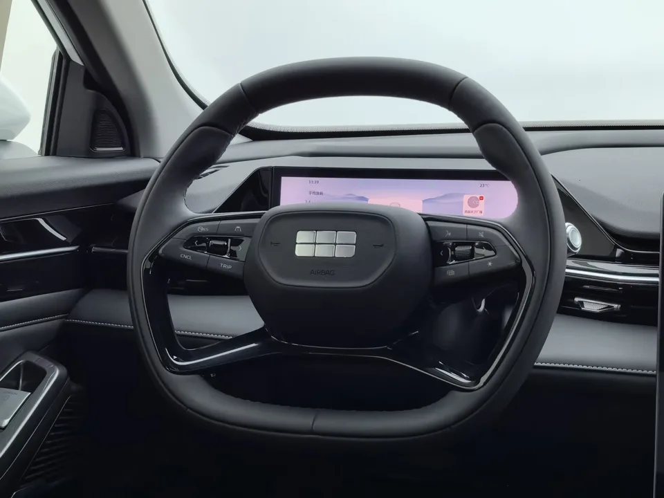 Geely Galaxy L6 Longteng Edition 1.5T DHT 125km PLUS 2024 — миниатюра 3