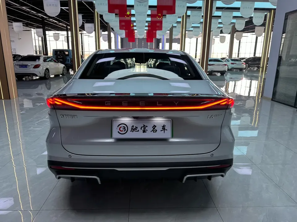 Geely Galaxy L6 Galaxy L6 2025 1.5 EM-i DHT 140KM Starship Edition 2025 — thumbnail 4