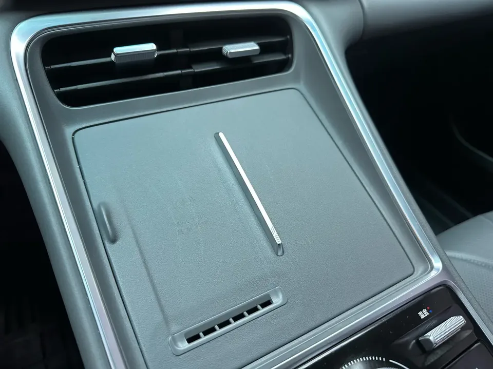 Geely Galaxy L6 Galaxy L6 2025 1.5 EM-i DHT 140KM Starship Edition 2025 — thumbnail 5