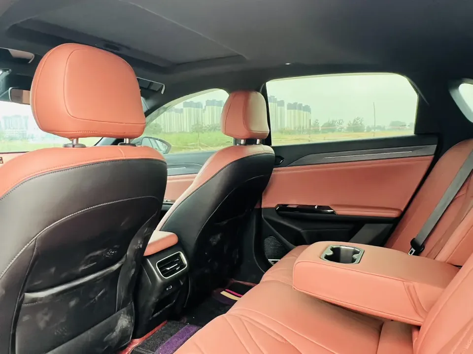 Geely Galaxy L6 1.5 EM-i DHT 140KM Exploration+ Edition 2025 — миниатюра 3