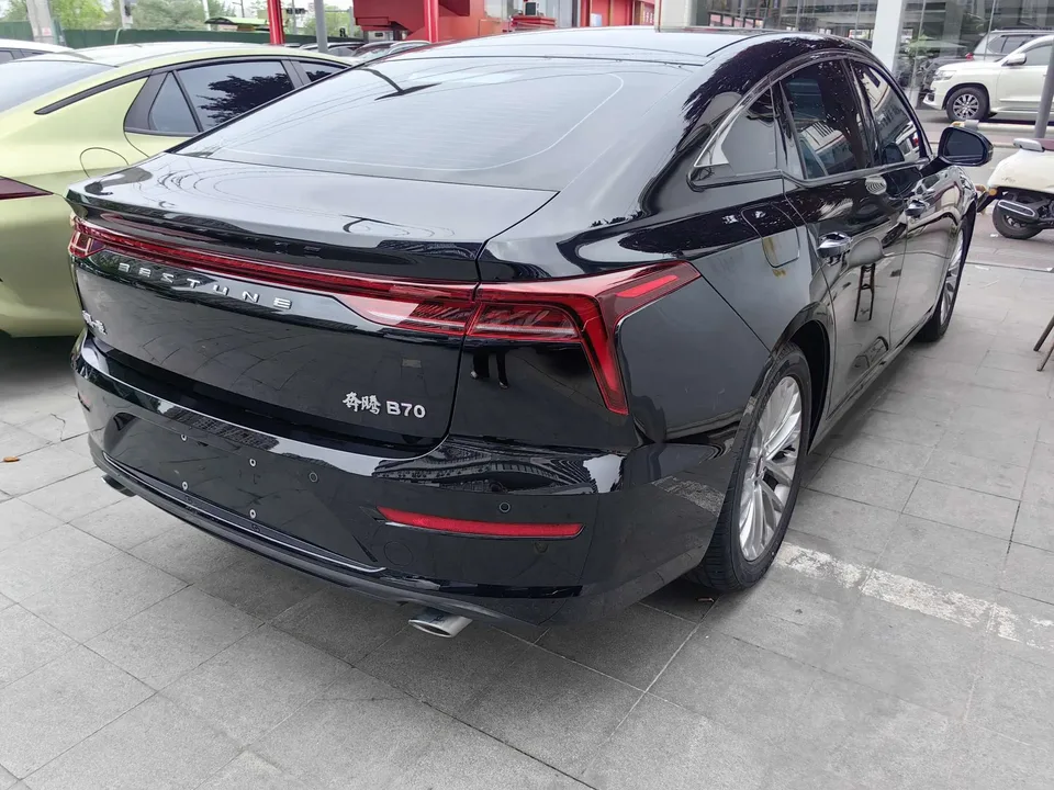 FAW Bestune B70 third generation 1.5T automatic enjoyment model 70th anniversary edition 2024 — миниатюра 2