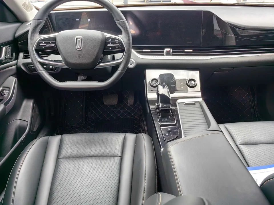 FAW Bestune B70 third generation 1.5T automatic enjoyment model 70th anniversary edition 2024 — миниатюра 5