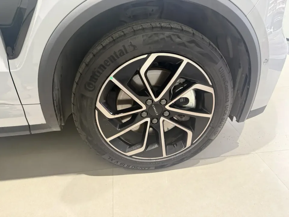 Lynk & Co 01 Lynk & Co 01 2023 EM-F Chenxi 2023 — миниатюра 4