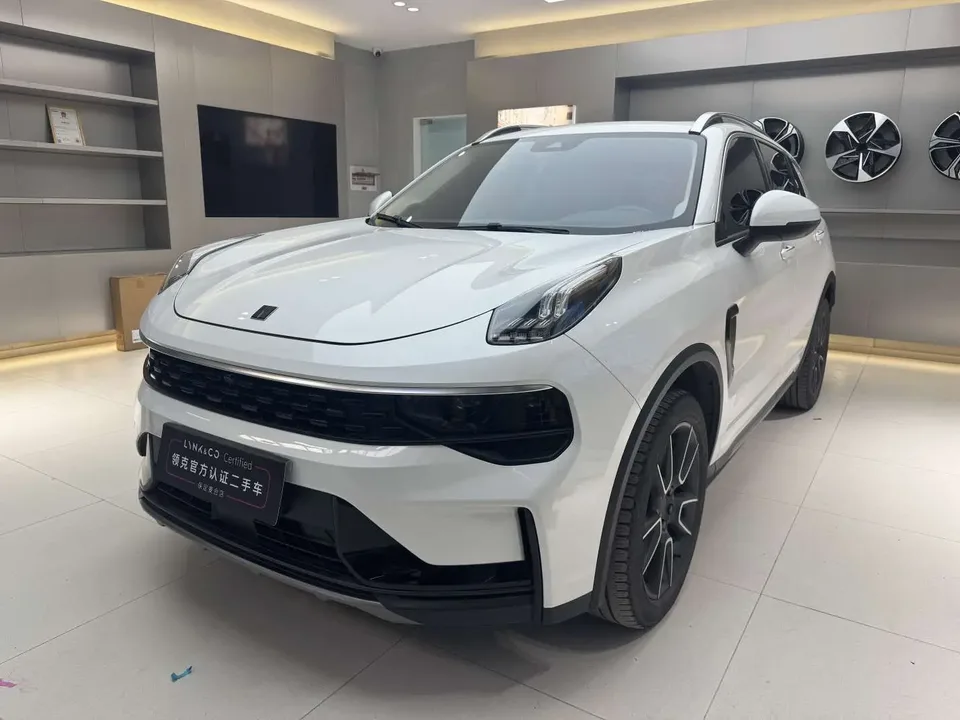 Lynk & Co 01 2022