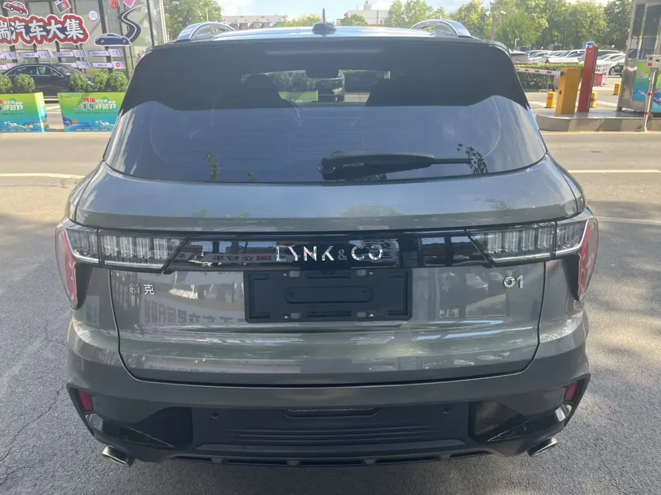 Lynk & Co 01 Lynk & Co 01 2021 2.0TD 2WD Pro 2022 — миниатюра 2