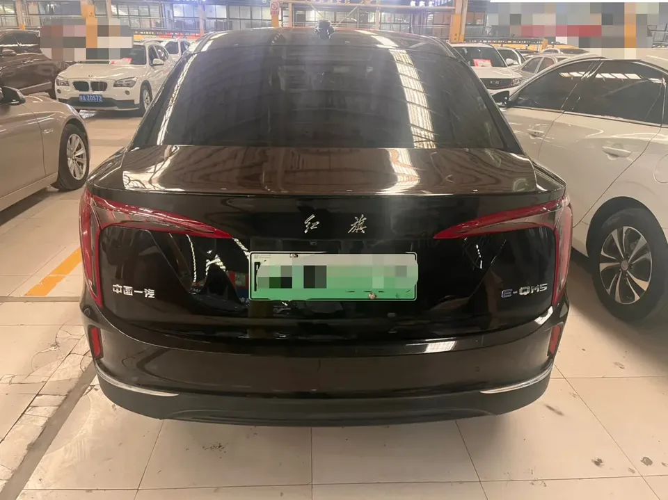 Hongqi E-QM5 facelift basic travel version 2024 — миниатюра 2