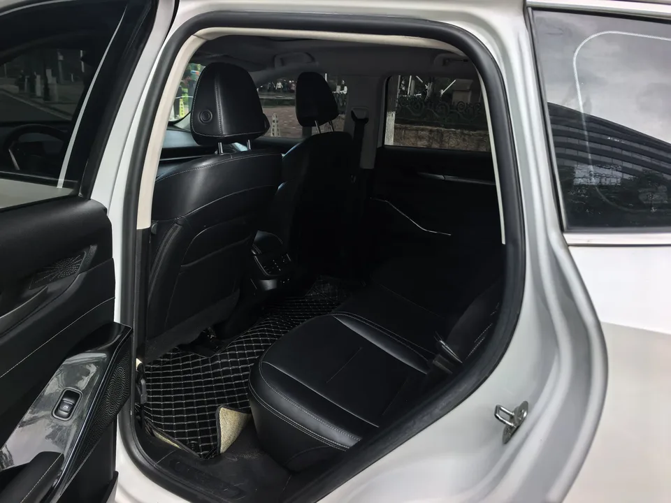 Haval H6 third generation 2.0T automatic four-wheel drive Max version 2023 — миниатюра 3