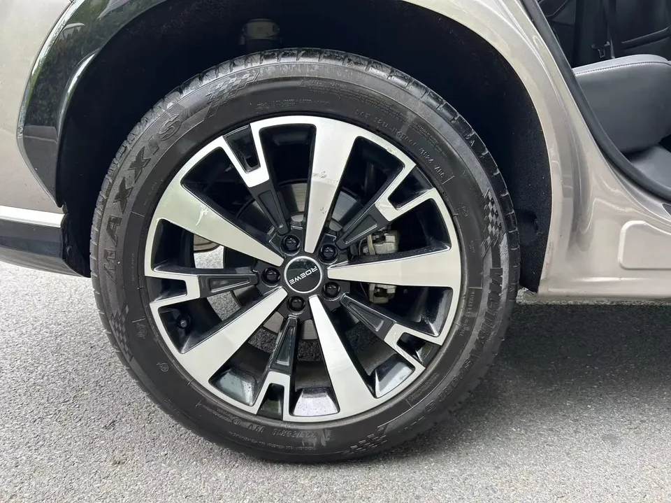 Roewe D5X DMH 135 Flagship Edition 2024 — миниатюра 3