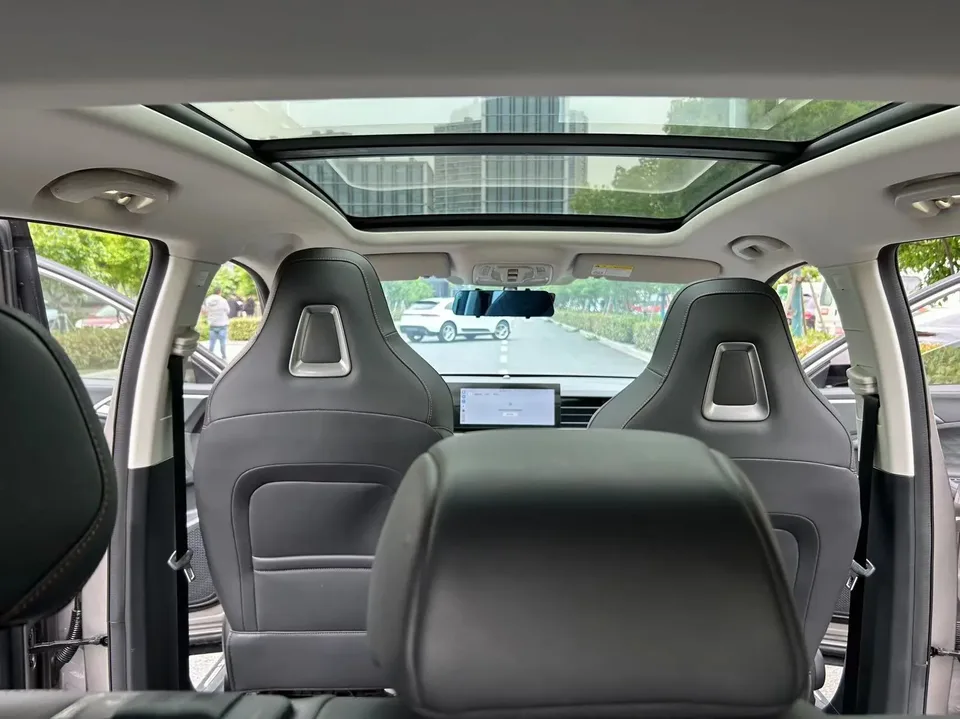 Roewe D5X DMH 135 Flagship Edition 2024 — миниатюра 4
