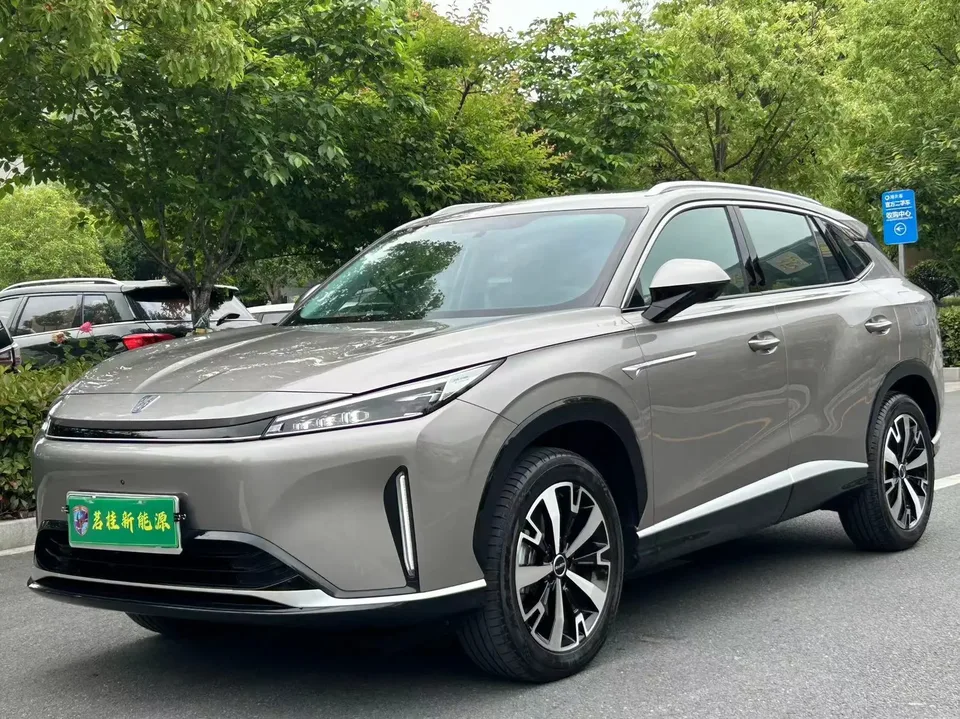 Roewe D5X DMH 2024