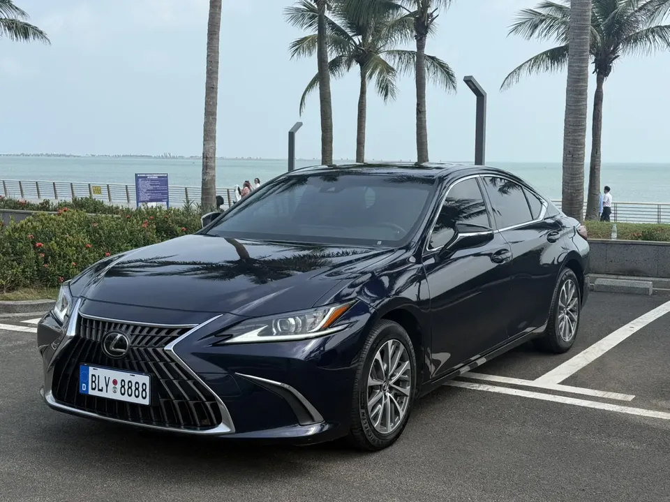 Lexus ES 2023