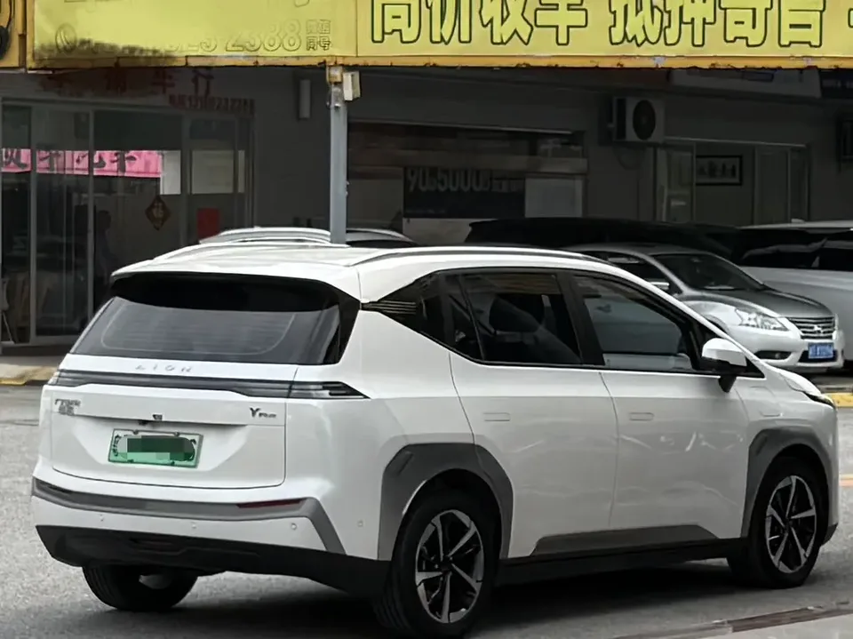 AION Y AION Y 2023 Plus 510 Smart Driving Edition 2024 — миниатюра 2