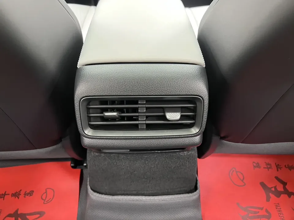 BYD Seal 05DM Intelligent Driving Edition DM-i 120KM Flagship Model 2025 — миниатюра 4