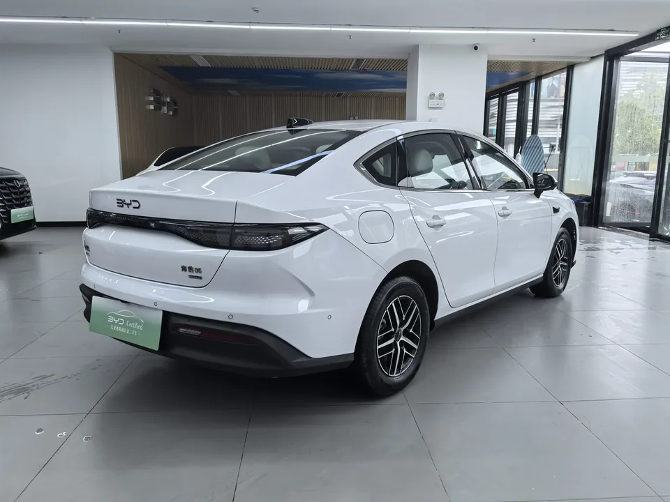 BYD Seal 05DM Intelligent Driving Edition DM-i 120KM Flagship Model 2025 — миниатюра 2