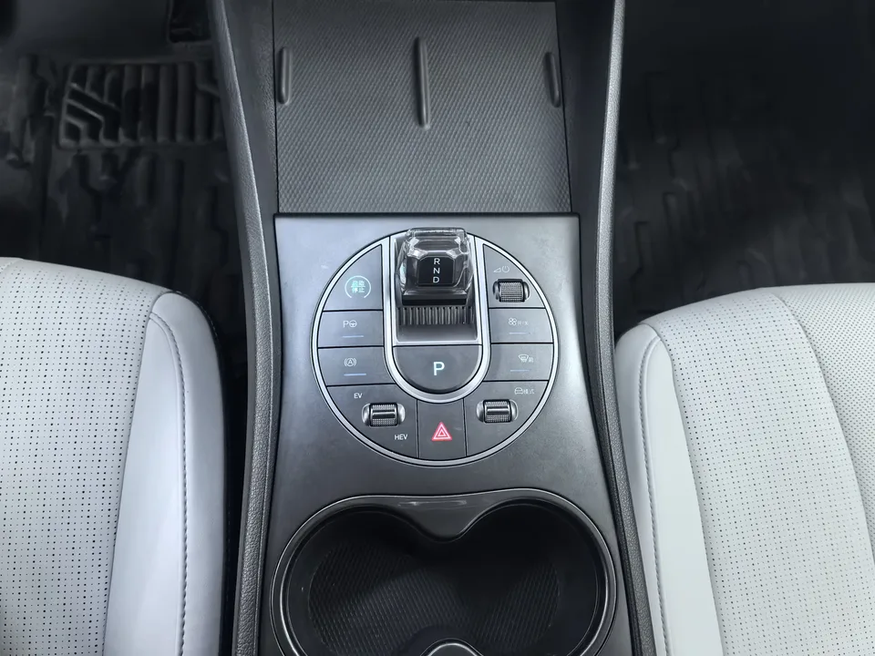 BYD Seal 05DM Intelligent Driving Edition DM-i 120KM Flagship Model 2025 — миниатюра 4