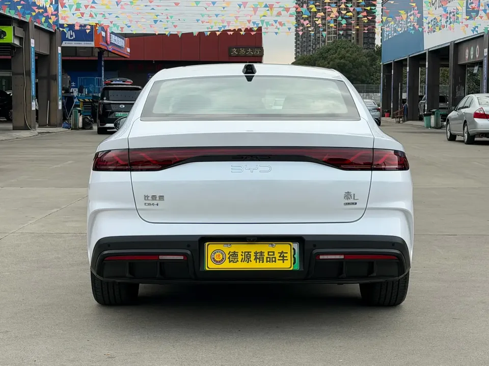 BYD Qin L DM Intelligent Driving Edition DM-i 120KM Beyond Edition 2025 — миниатюра 2