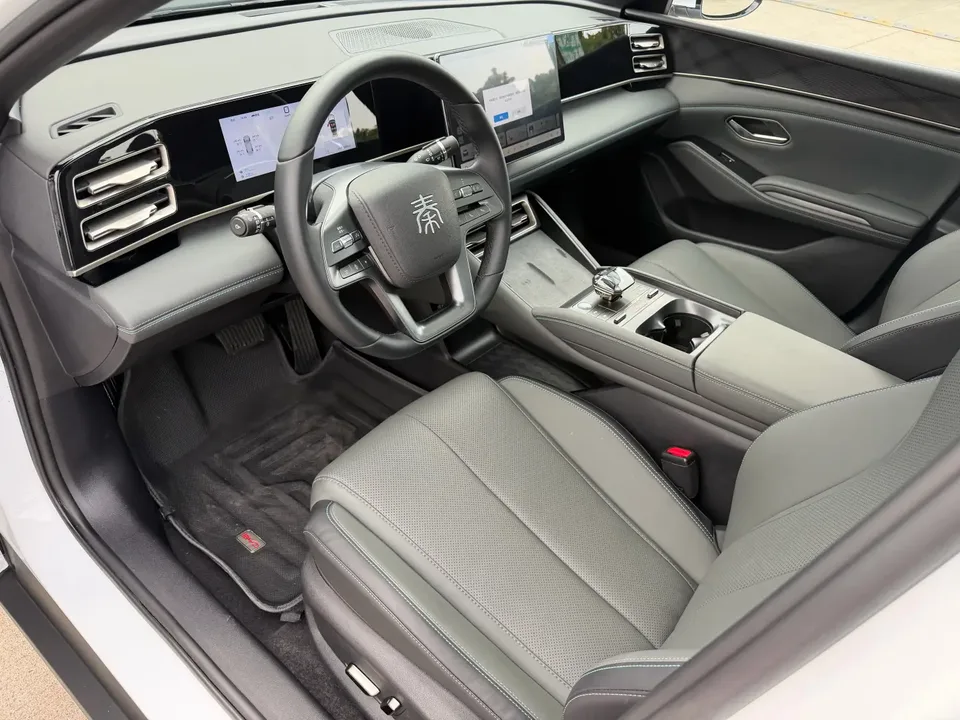 BYD Qin L DM Intelligent Driving Edition DM-i 120KM Beyond Edition 2025 — миниатюра 4