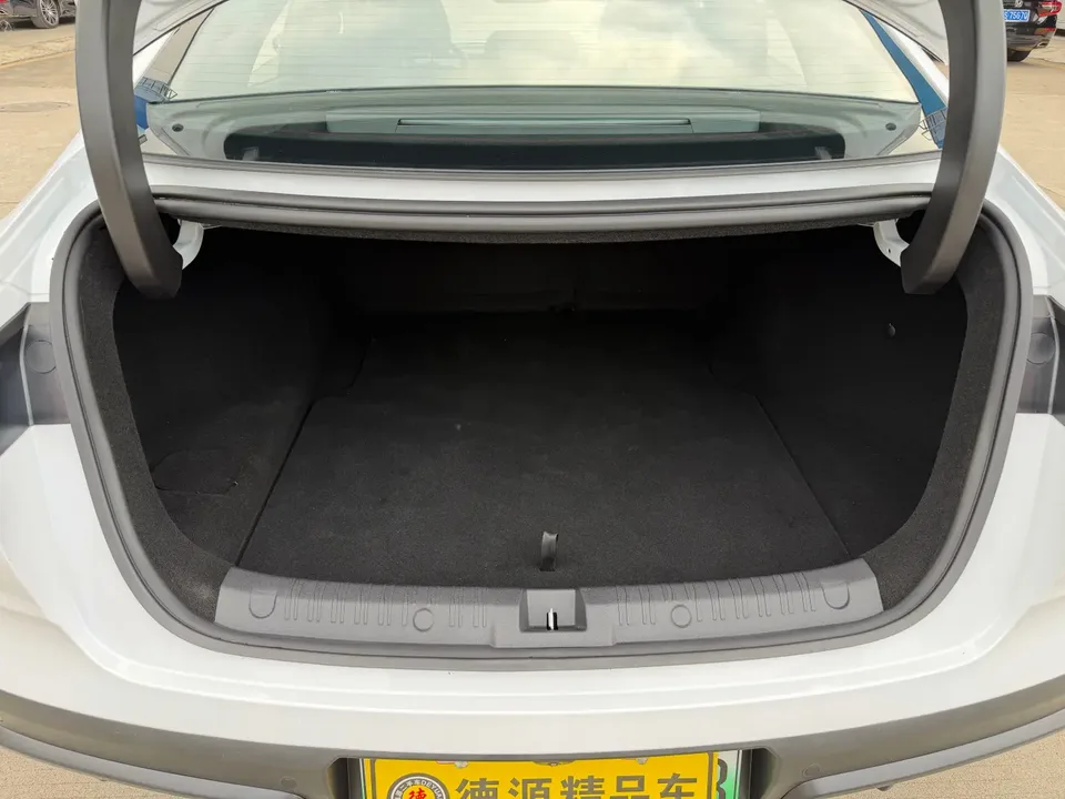BYD Qin L DM Intelligent Driving Edition DM-i 120KM Beyond Edition 2025 — миниатюра 5