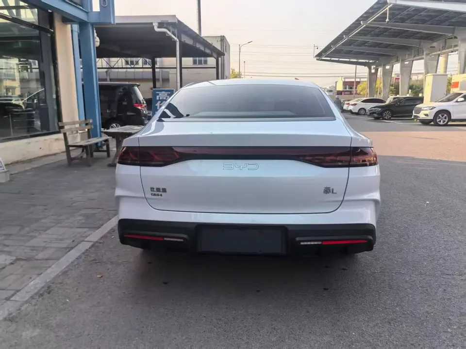 BYD Qin L DM DM-i 80KM Leading Model 2024 — миниатюра 2