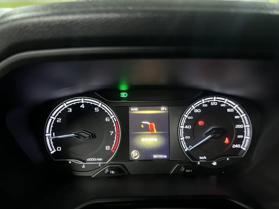 Geely Vision X6 PRO 1.4T Automatic Premium Edition 2023 — миниатюра 3