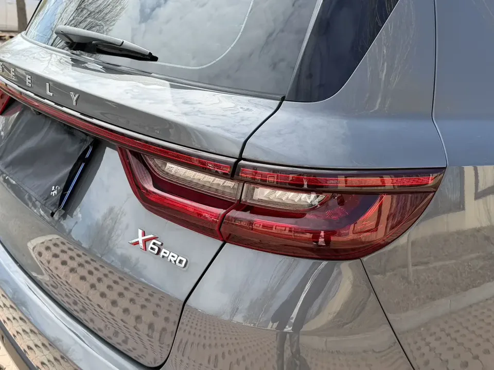 Geely Vision X6 PRO 1.4T Automatic Premium Edition 2023 — миниатюра 4