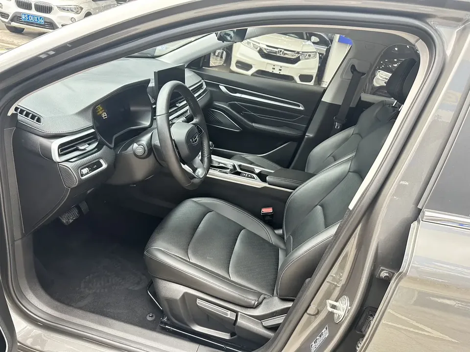 Geely Emgrand Emgrand 2023 4th Generation Champion Edition 1.5L CVT Premium 2024 — thumbnail 3