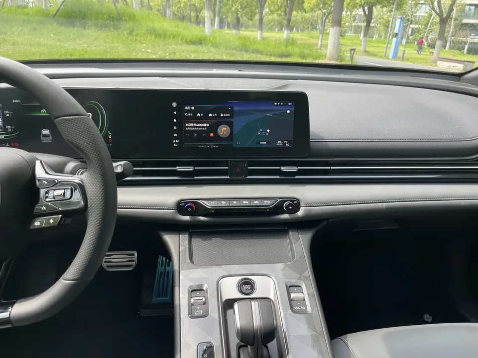 GAC Trumpchi Shadow Leopard 270T DCT R-Style 2025 — миниатюра 3