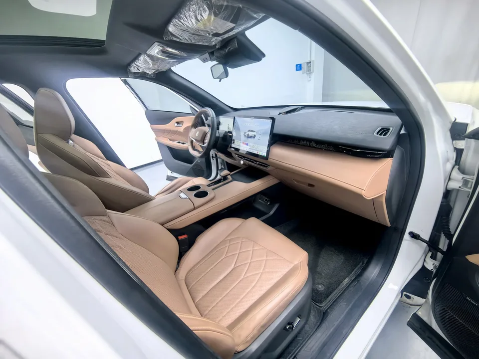Changan UNI-Z PHEV Blue Whale iDD 125KM Excellence Edition 2024 — миниатюра 4